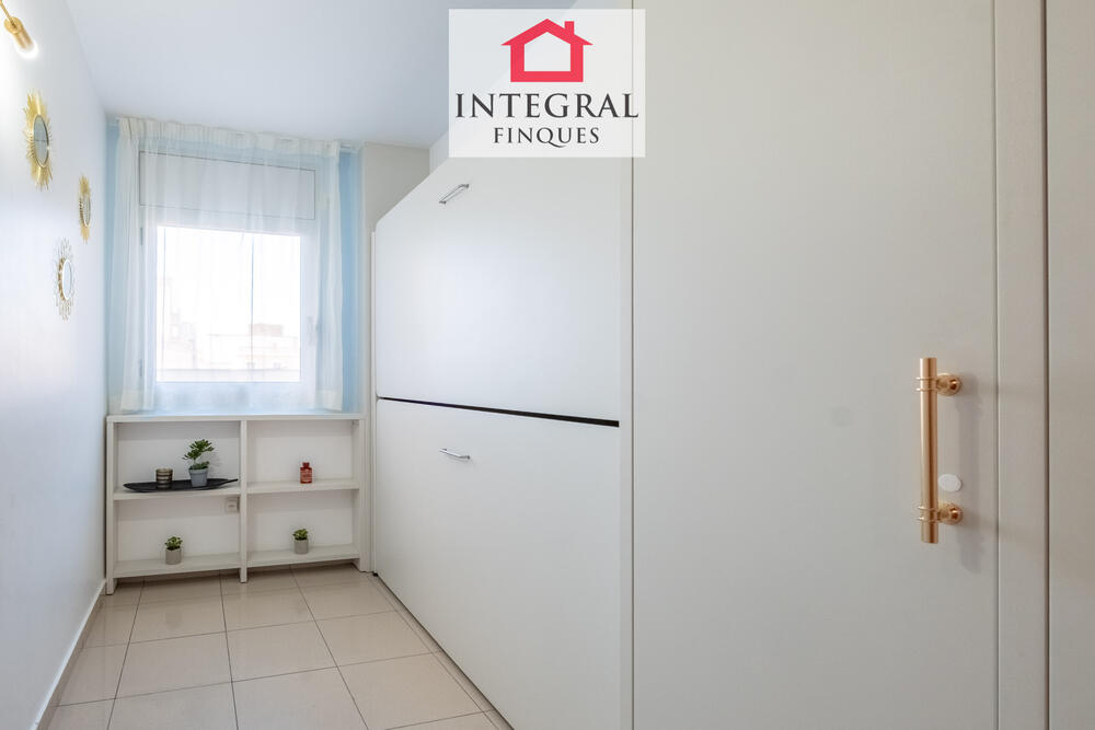Habitació de lliteres abatibles. Habitació de lliteres abatibles.
