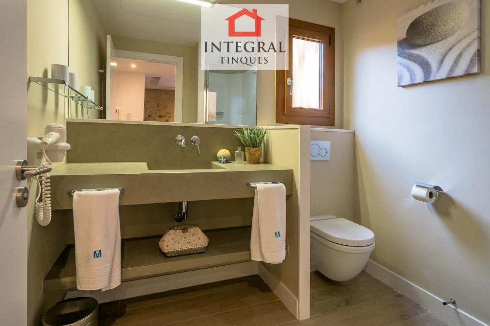 Lavabo completament equipat. Lavabo completament equipat.