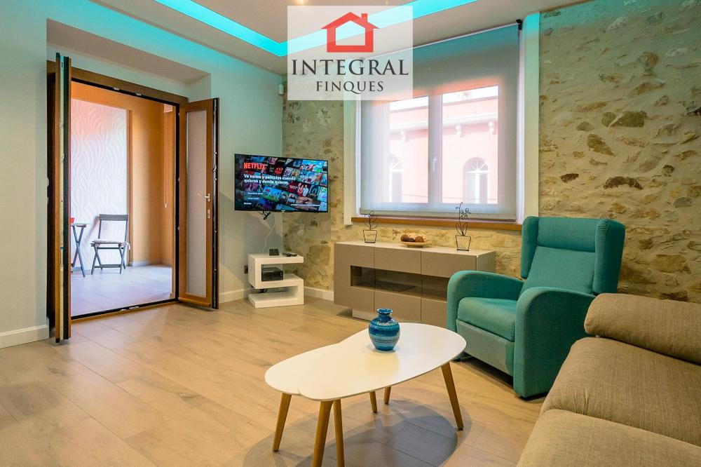 Sala d'estar amb smart TV. Sala d'estar amb smart TV.