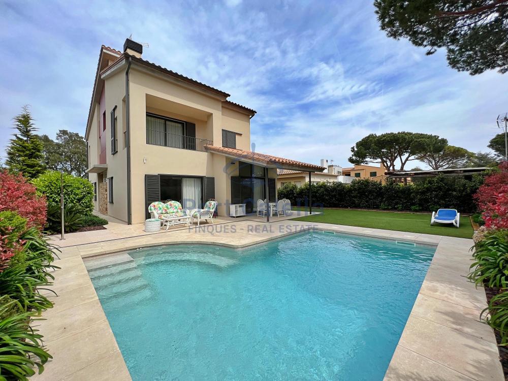 153 MASCA HOUSE Villa privée / Villa PRAT XIRLO Calella de Palafrugell 153 MASCA HOUSE Villa privée / Villa PRAT XIRLO Calella de Palafrugell