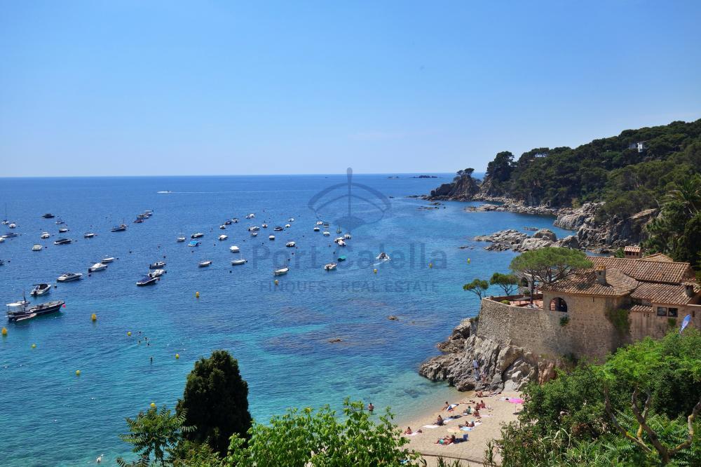 130 CAN FINA - DÚPLEX Attique 1ª LINIA - PORT PELEGRI Calella De Palafrugell 130 CAN FINA - DÚPLEX Attique 1ª LINIA - PORT PELEGRI Calella De Palafrugell