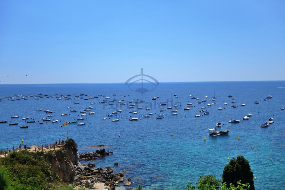 130 CAN FINA - DÚPLEX Attique 1ª LINIA - PORT PELEGRI Calella De Palafrugell 130 CAN FINA - DÚPLEX Attique 1ª LINIA - PORT PELEGRI Calella De Palafrugell