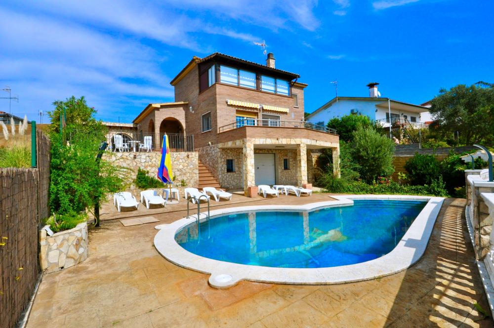 K13 VILLA EVA Casa aislada / Villa Vidreres K13 VILLA EVA Casa aislada / Villa Vidreres