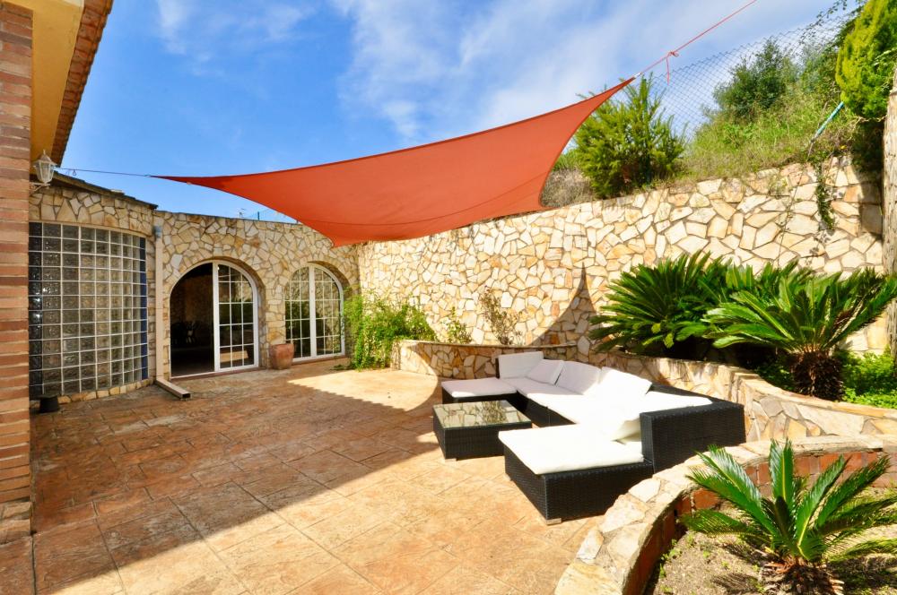 K13 VILLA EVA Casa aislada / Villa Vidreres K13 VILLA EVA Casa aislada / Villa Vidreres