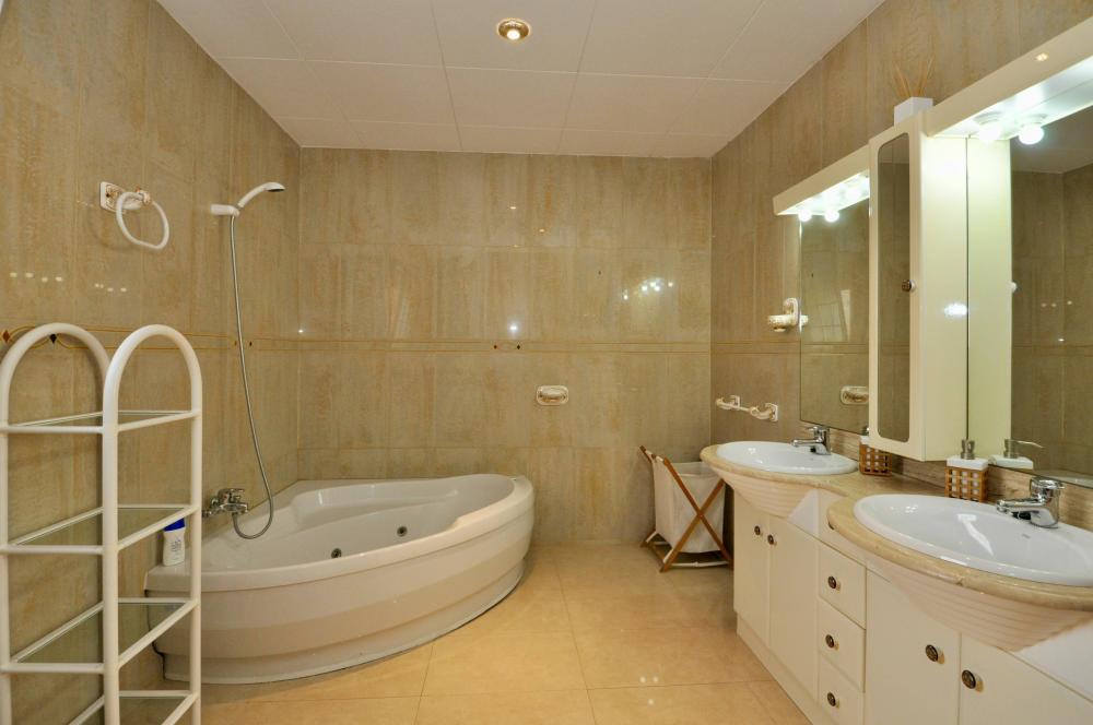 K13 VILLA EVA Casa aislada / Villa Vidreres K13 VILLA EVA Casa aislada / Villa Vidreres