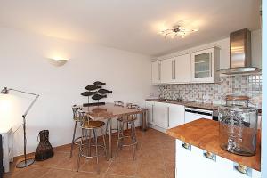 K15 VILLA ALTA VISTA Casa aislada / Villa serra brava Lloret de Mar