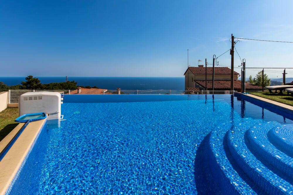 K22 Villa Adam Vrijstaand huis / Villa roca grossa Lloret de Mar K22 Villa Adam Vrijstaand huis / Villa roca grossa Lloret de Mar