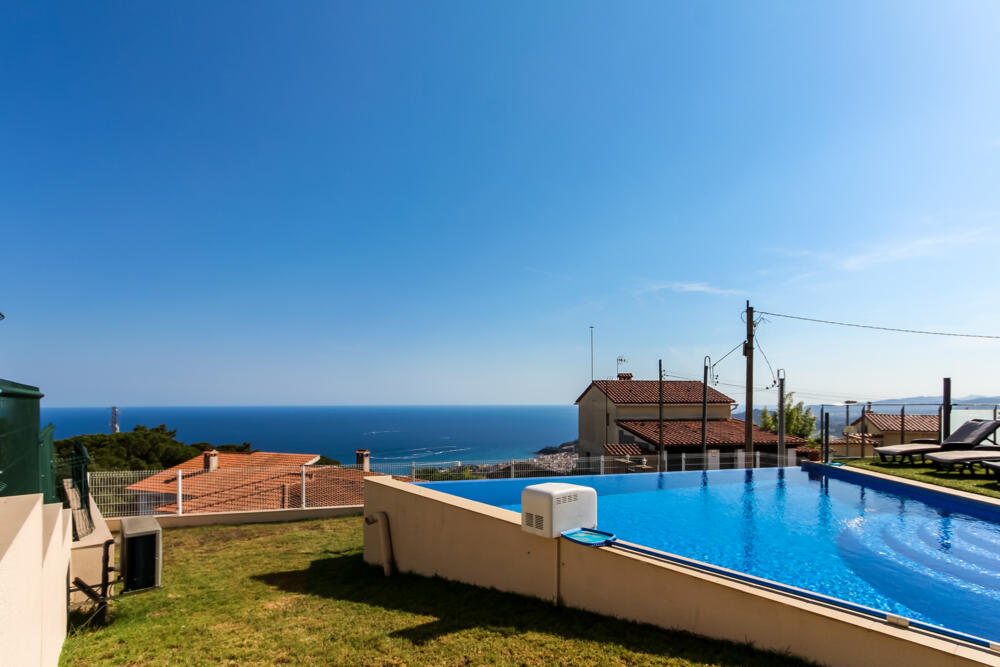 K22 Villa Adam Vrijstaand huis / Villa roca grossa Lloret de Mar K22 Villa Adam Vrijstaand huis / Villa roca grossa Lloret de Mar