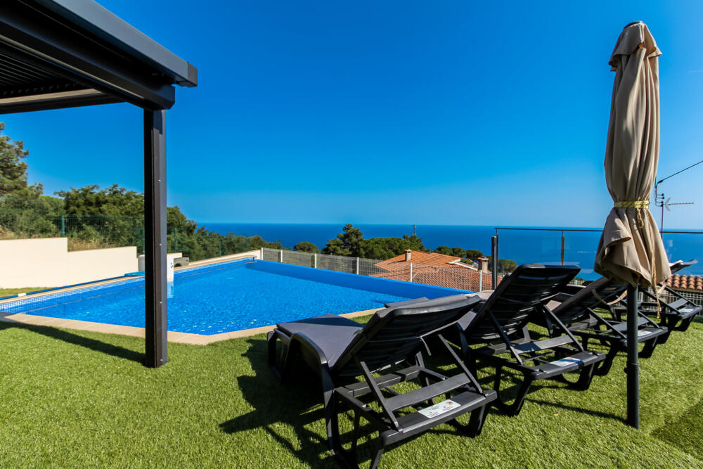 K22 Villa Adam Vrijstaand huis / Villa roca grossa Lloret de Mar K22 Villa Adam Vrijstaand huis / Villa roca grossa Lloret de Mar