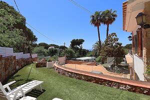 K23 Villa Borghese Отдельный дом / Villa Canyelles Lloret de Mar