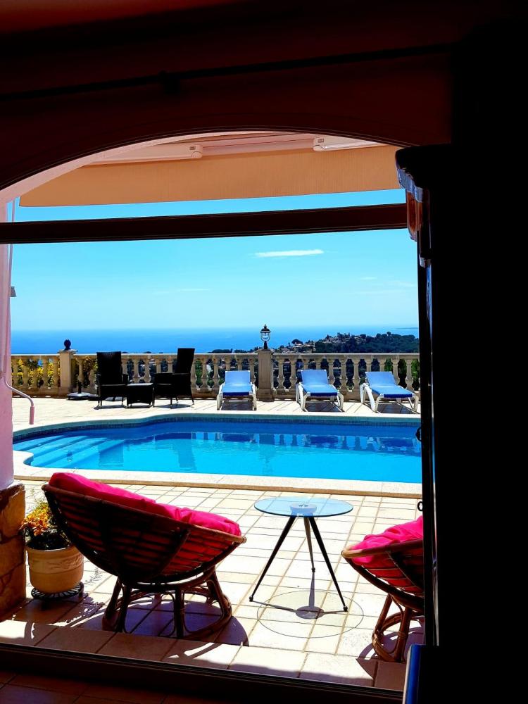 K32 Villa Bambi Vrijstaand huis / Villa Font de San Lorenc/ Riviera Lloret de Mar K32 Villa Bambi Vrijstaand huis / Villa Font de San Lorenc/ Riviera Lloret de Mar