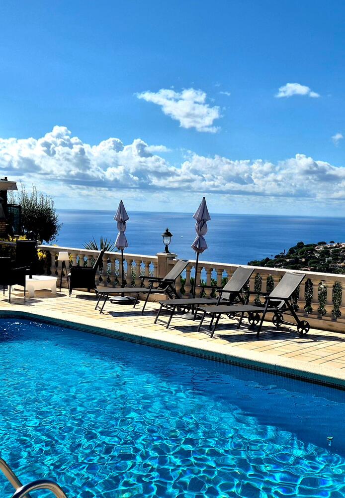 K32 Villa Bambi Vrijstaand huis / Villa Font de San Lorenc/ Riviera Lloret de Mar K32 Villa Bambi Vrijstaand huis / Villa Font de San Lorenc/ Riviera Lloret de Mar