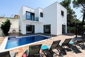 K45 Villa Esperanza Отдельный дом / Villa URBANITZACIÓ AIGUAVIVA PARC Vidreres