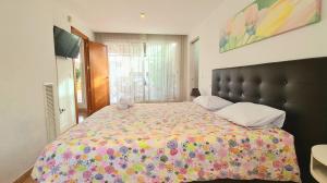 A004 Apartamento Duplex Llaverias Apartment centro Lloret de Mar