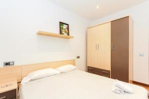 C002 Villa Roselles Casa aislada / Villa Serra Brava Lloret de Mar