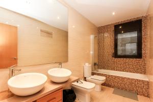 C002 Villa Roselles Casa aislada / Villa Serra Brava Lloret de Mar