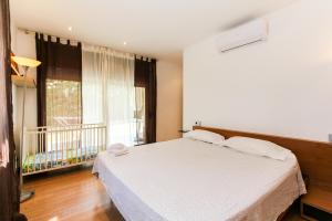 C002 Villa Roselles Casa aislada / Villa Serra Brava Lloret de Mar