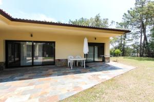C002 Villa Roselles Casa aislada / Villa Serra Brava Lloret de Mar