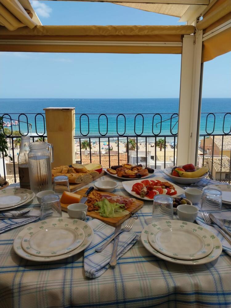 CS92 CS92. Gran apartamento con 2 terrazas y vista mediterráneo Apartamento Casco antiguo Villajoyosa/Vila Joiosa (la) CS92 CS92. Gran apartamento con 2 terrazas y vista mediterráneo Apartamento Casco antiguo Villajoyosa/Vila Joiosa (la)