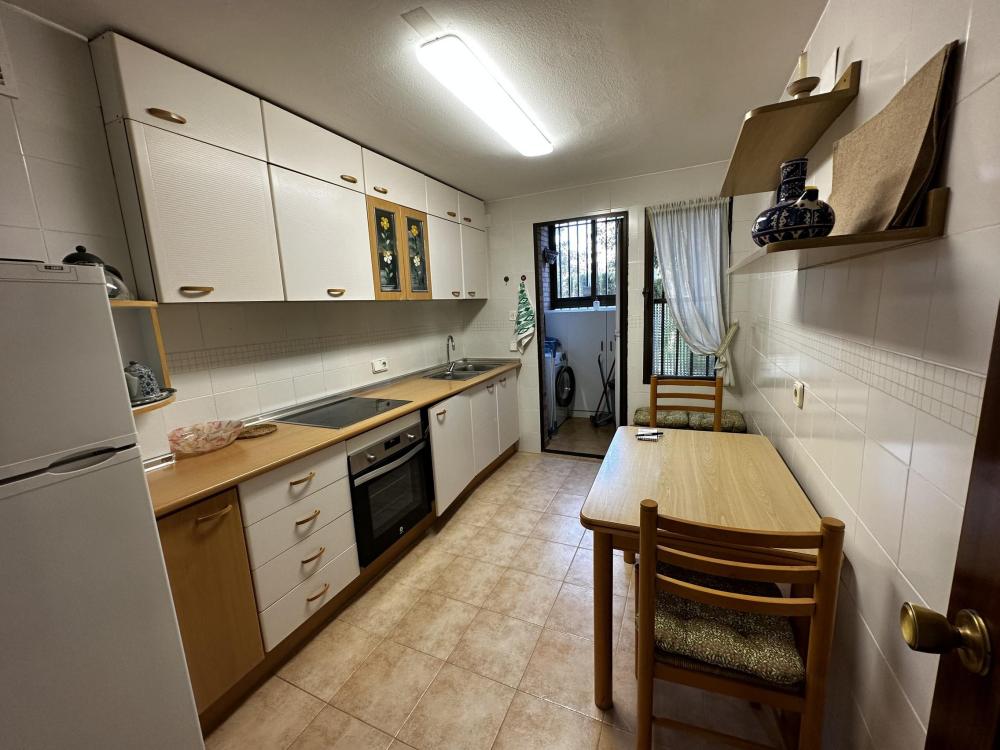 PV34 Apartamento en el centro, piscina y parking, a 10 metros de la playa y vista al mar Apartamento  Villajoyosa/Vila Joiosa (la)