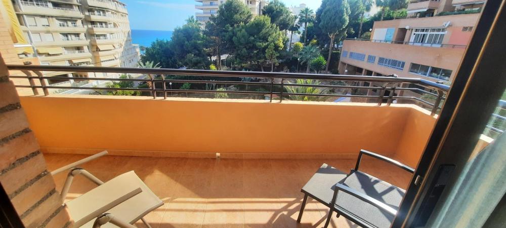 PV34 Apartamento en el centro, piscina y parking, a 10 metros de la playa y vista al mar Apartamento  Villajoyosa/Vila Joiosa (la)