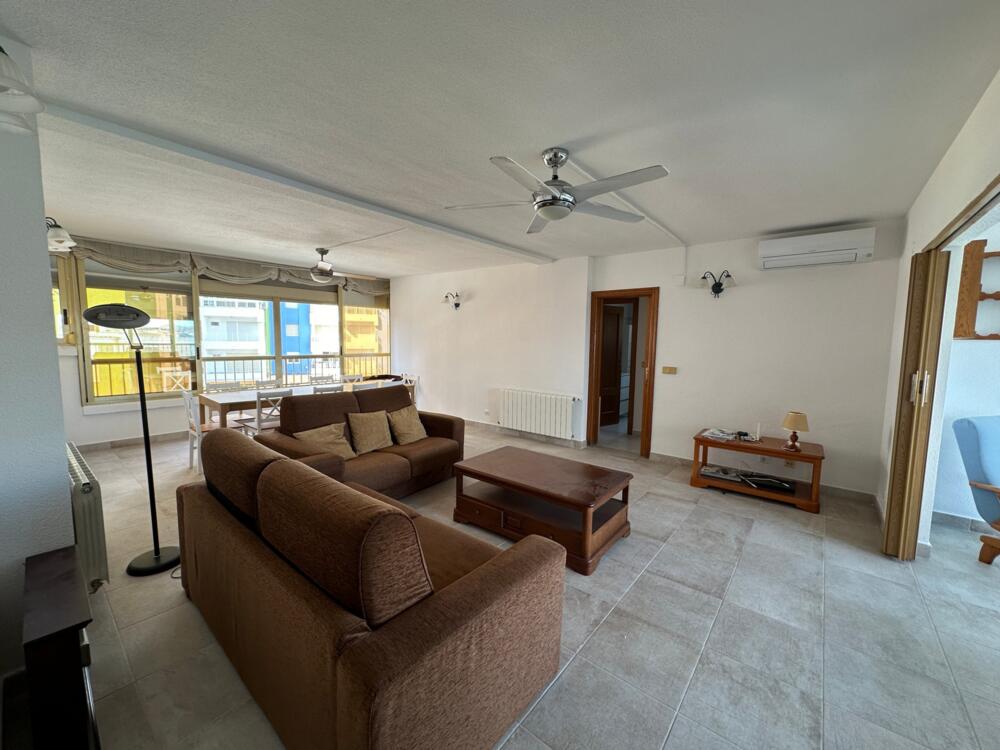 BA12-2 BA12-2, Gran apartamento con terraza muy cerca de la playa Apartamento  Villajoyosa/Vila Joiosa (la)