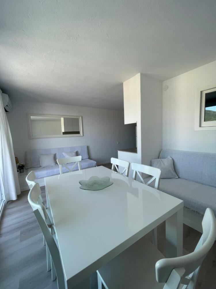 101.04 Verge de l-Esperanca Apartament de dues habitacions amb terrassa amb vistes al mar  Apartamento Carretera a Portligat Cadaqués