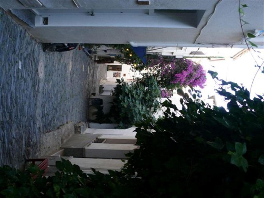 Estudio en planta baja situado en el Casco Antiguo de Cadaqués