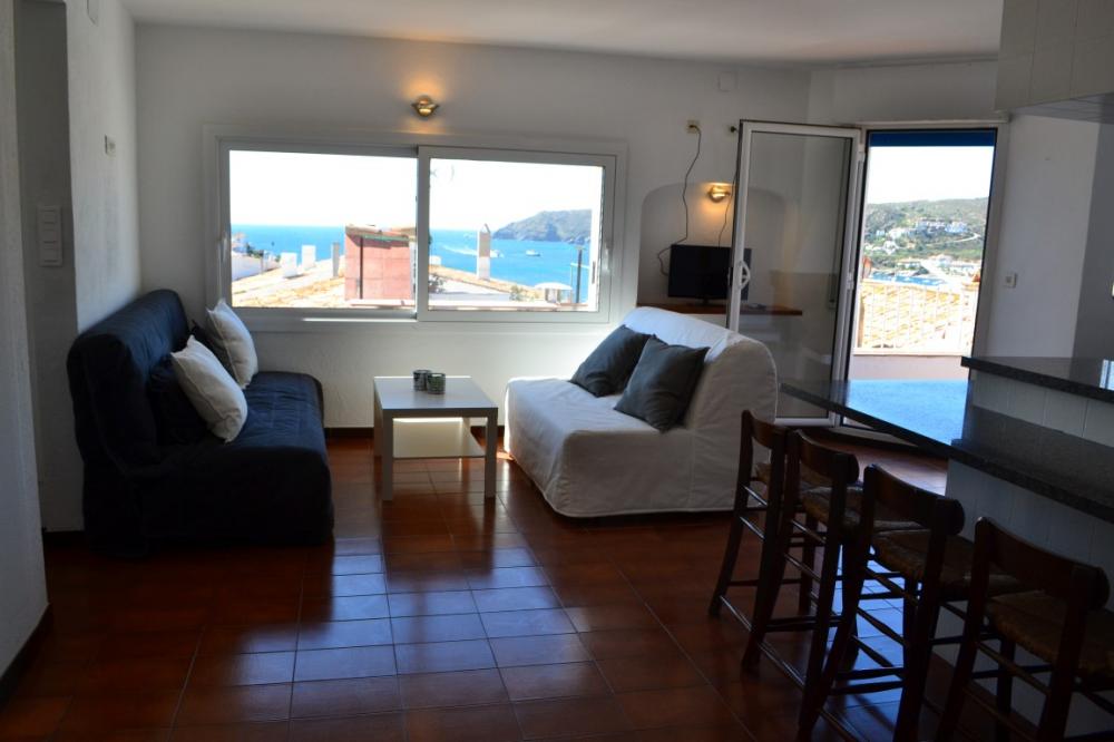 Apartamento de un dormitorio con terraza y vistas al mar