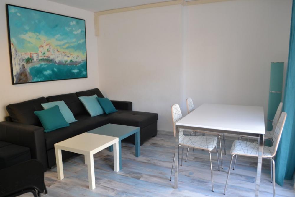 Apartamento con dos dormitorios a 50 m de la playa de Port Alguer.