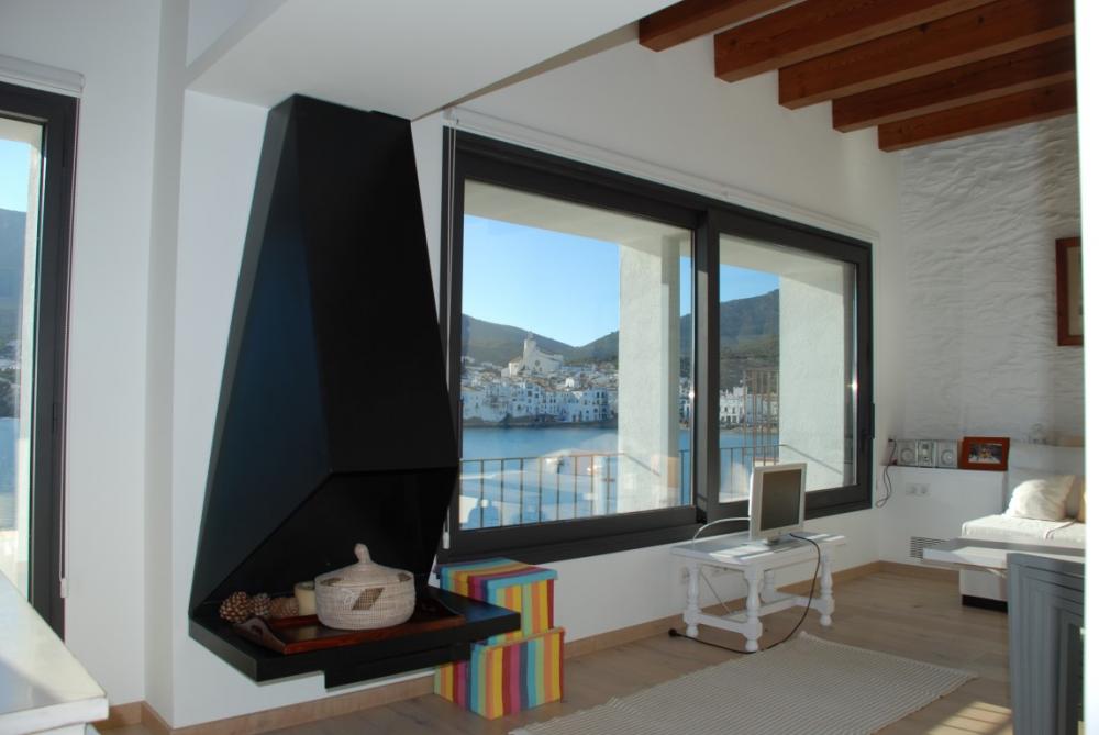 101.69 Av. Victor Rahola Apartamento de dos dormitorios con piscina, jardín y gran terraza con vistas al mar y al pueblo de Cadaqués Apartamento Es Colom Cadaqués