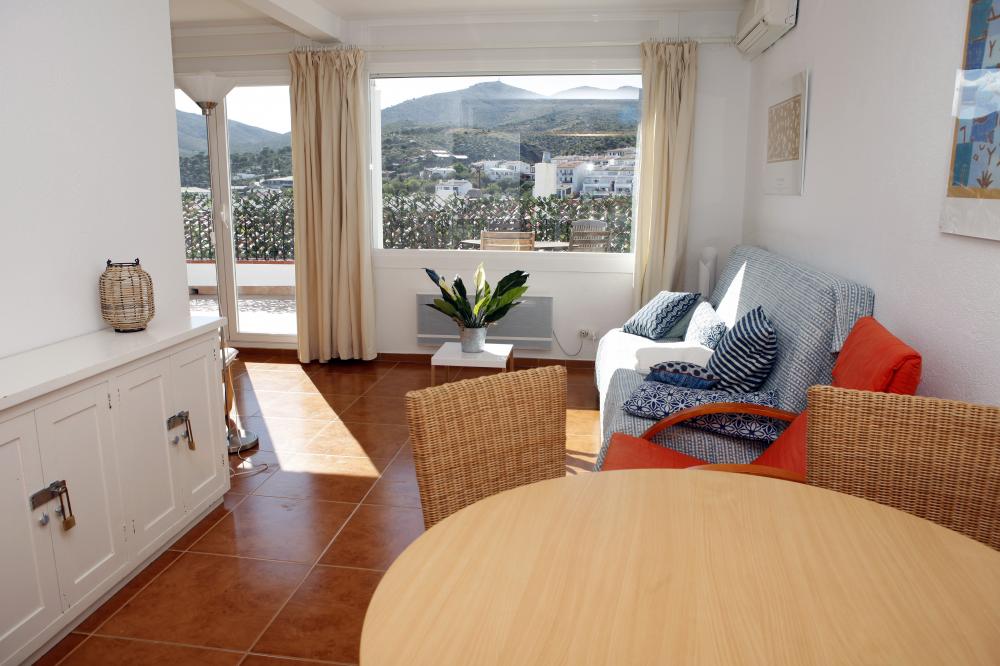 101.56 Les Creus Apartameto de un dormitorio y terraza con vistas a la montaña Apartment Les Creus Cadaqués