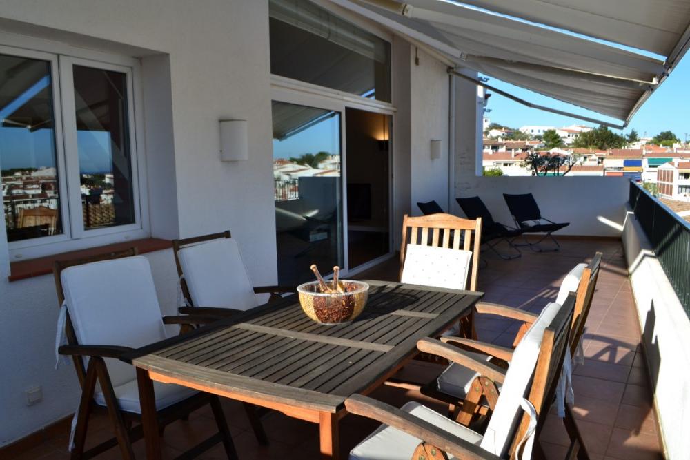 101.32 Carretera Port Lligat Apartament amb tres dormitoris, plaça de pàrking i terrassa amb vistes al mar Apartamento Carretera Port Lligat Cadaqués