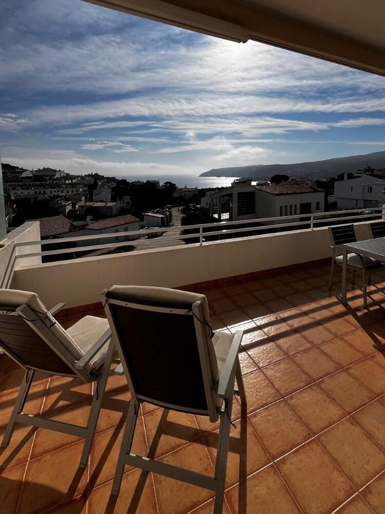 101.11 Carretera Port Lligat Apartament de dues habitacions i terrassa amb vistes al mar i plaça de pàrking  Apartamento Carretera Port Lligat Cadaqués