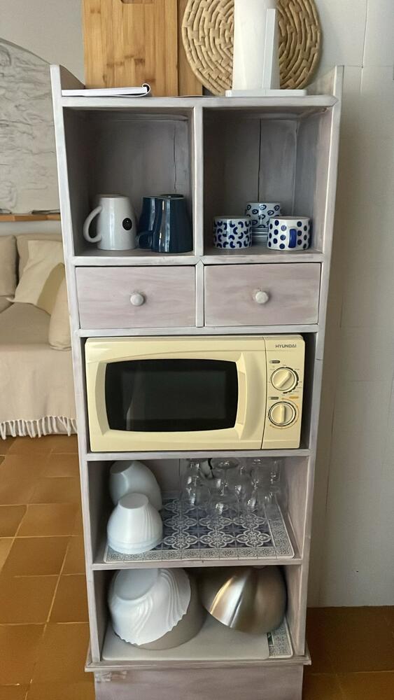 101.51 PORTAL D-AMUNT Apartament en planta baixa prop del carrer de l'església de Cadaqués Apartamento Iglesia Cadaqués
