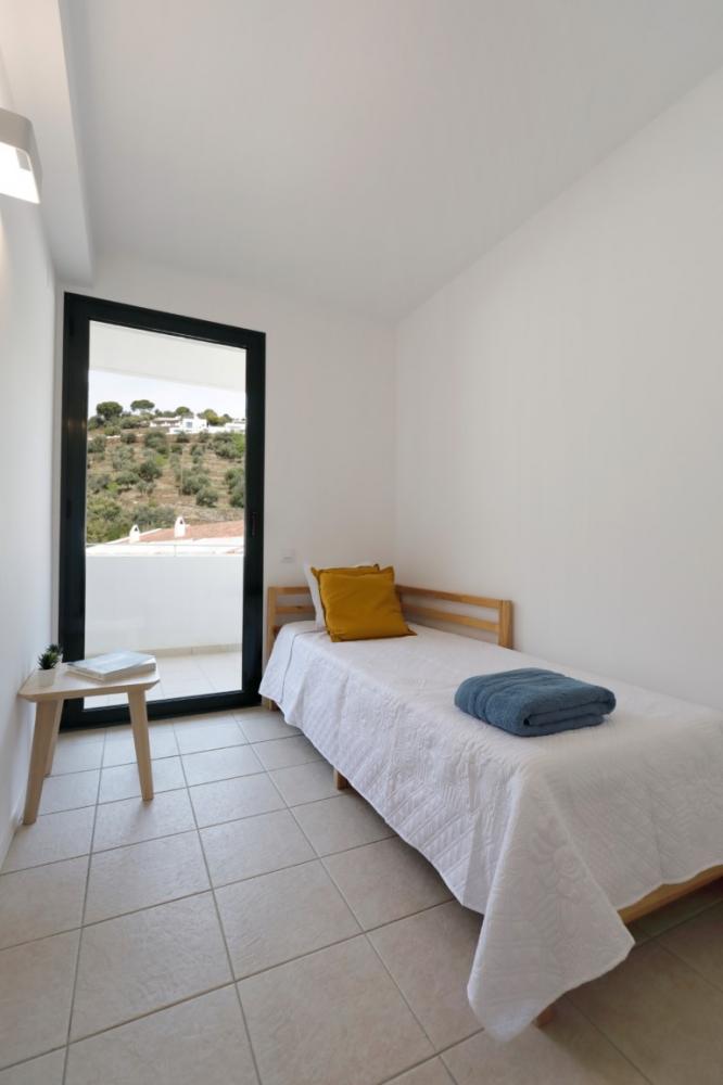 101-108 SA TARONGETA Apartamento reformado con dos dormitorios y amplia terraza Apartamento Entrada Cadaqués