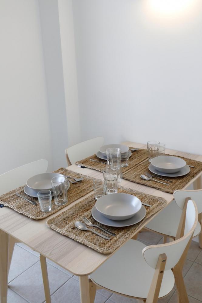 101-108 SA TARONGETA Apartamento reformado con dos dormitorios y amplia terraza Apartamento Entrada Cadaqués