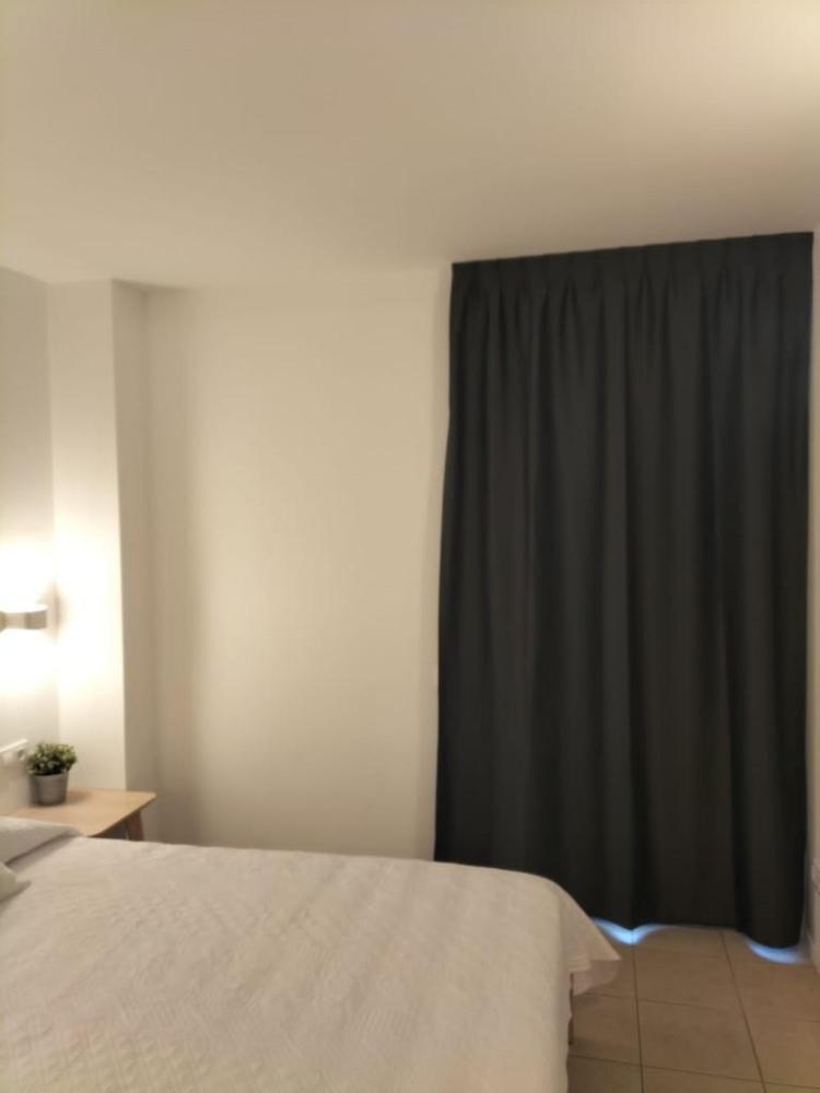 101-108 SA TARONGETA Apartamento reformado con dos dormitorios y amplia terraza Apartamento Entrada Cadaqués
