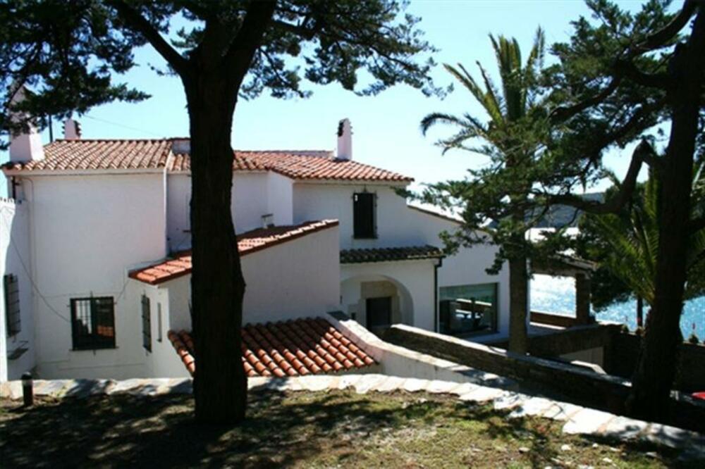 AVINGUDA VICTOR RAHOLA Espectacular casa devant al mar Casa aislada / Villa  Cadaqués