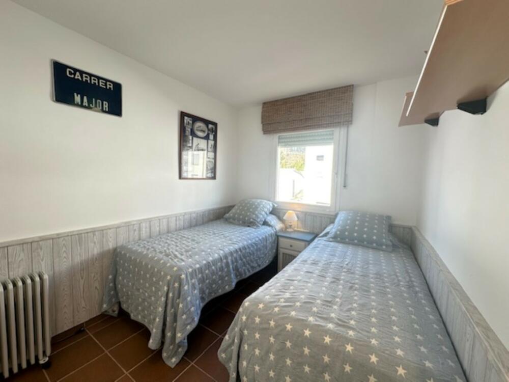 101.09 MIMOSES  Alojamiento turístico en todo el centro de Cadaqués, para 4 personas  Apartamento CENTRE Cadaqués