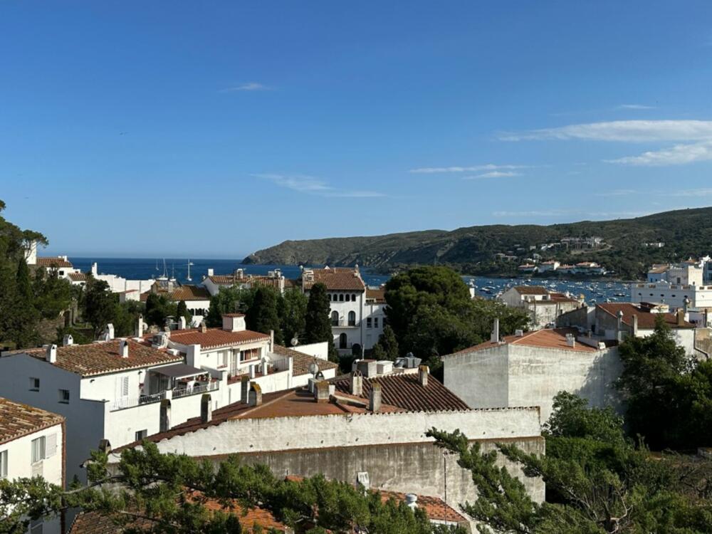 102.10 SOL DE L-ENGIROL Casa per a 6 persones amb plaça de pàrquing al centre de Cadaqués Casa adosada CENTRE Cadaqués