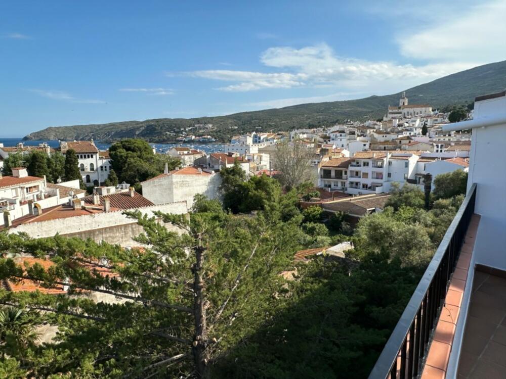 102.10 SOL DE L-ENGIROL Casa per a 6 persones amb plaça de pàrquing al centre de Cadaqués Casa adosada CENTRE Cadaqués