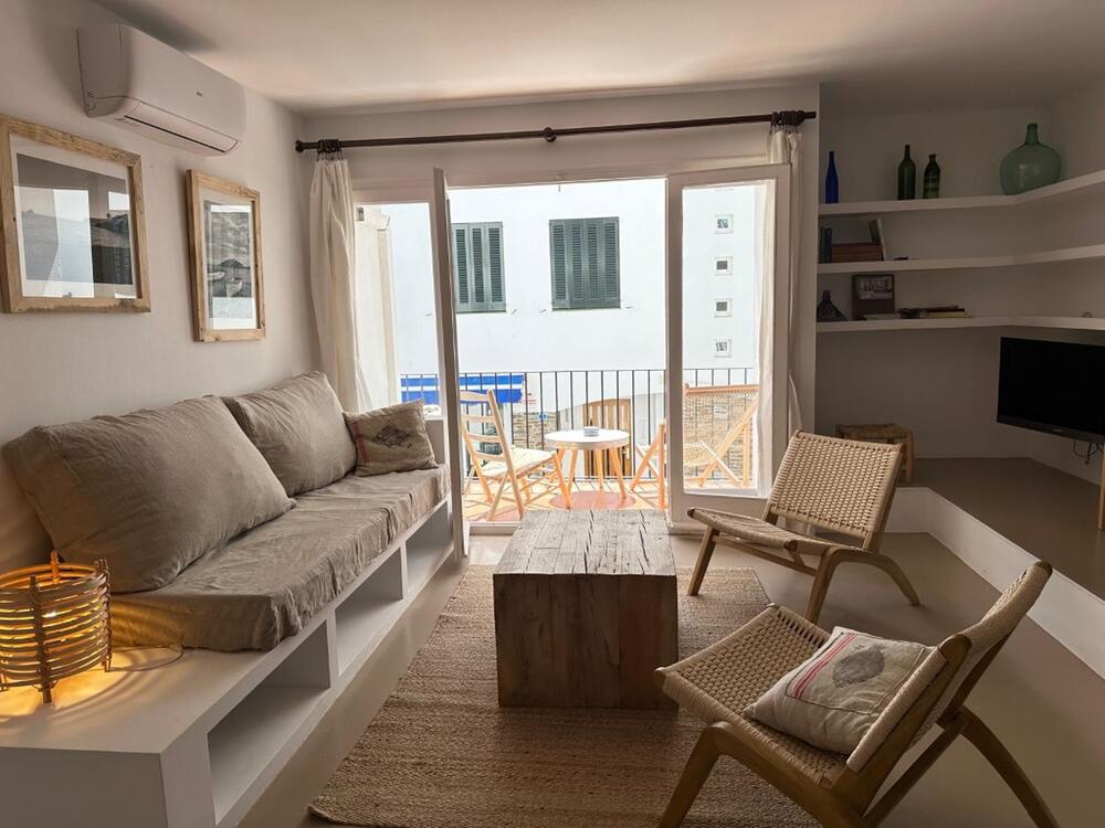 101.17 LLUIS TASSIS Apartament de 3 habitacions al centre del poble Apartamento Centre Cadaqués