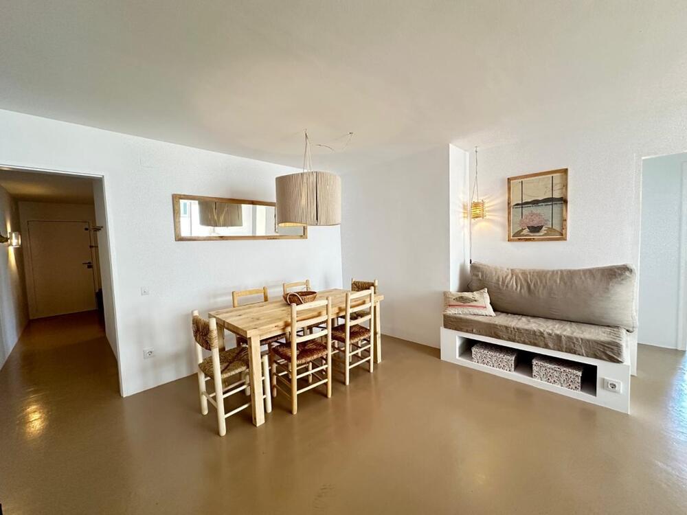 101.17 LLUIS TASSIS Apartament de 3 habitacions al centre del poble Apartamento Centre Cadaqués