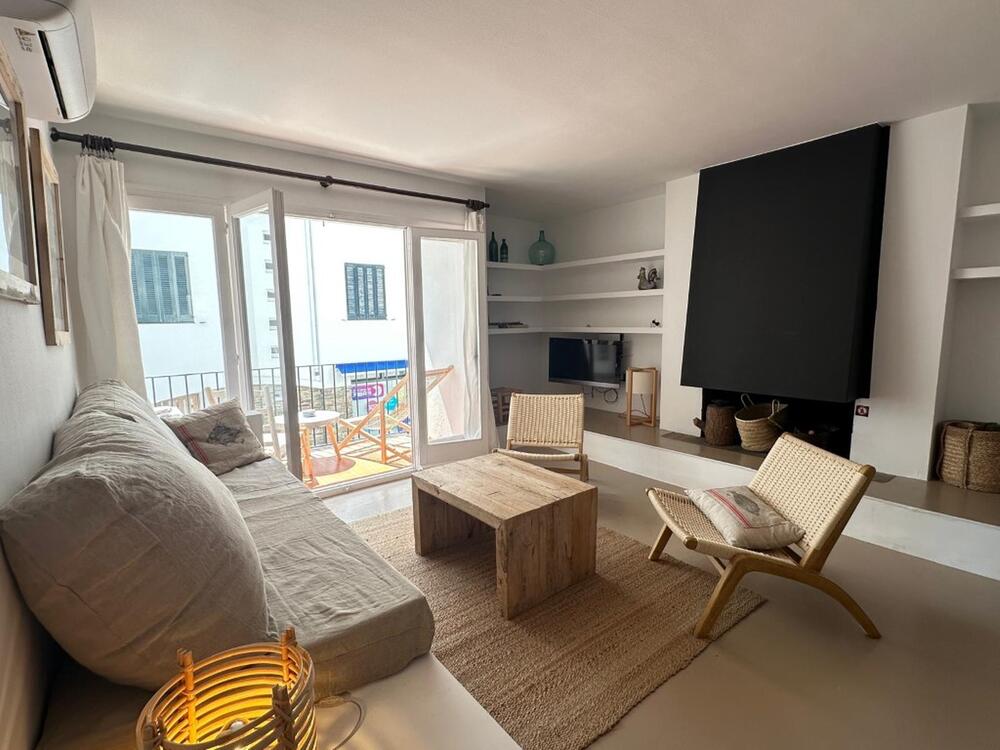 101.17 LLUIS TASSIS Apartament de 3 habitacions al centre del poble Apartamento Centre Cadaqués