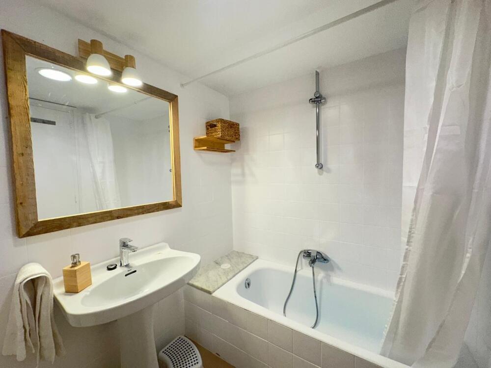 101.17 LLUIS TASSIS Apartament de 3 habitacions al centre del poble Apartamento Centre Cadaqués