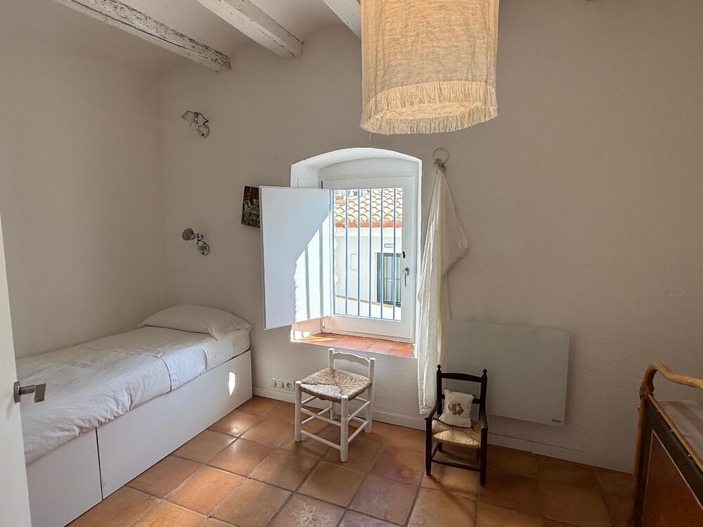102.22 SOLITARI Bonica casa de poble amb espectaculars vistes per a 10 persones Maison de village SOLITARI Cadaqués