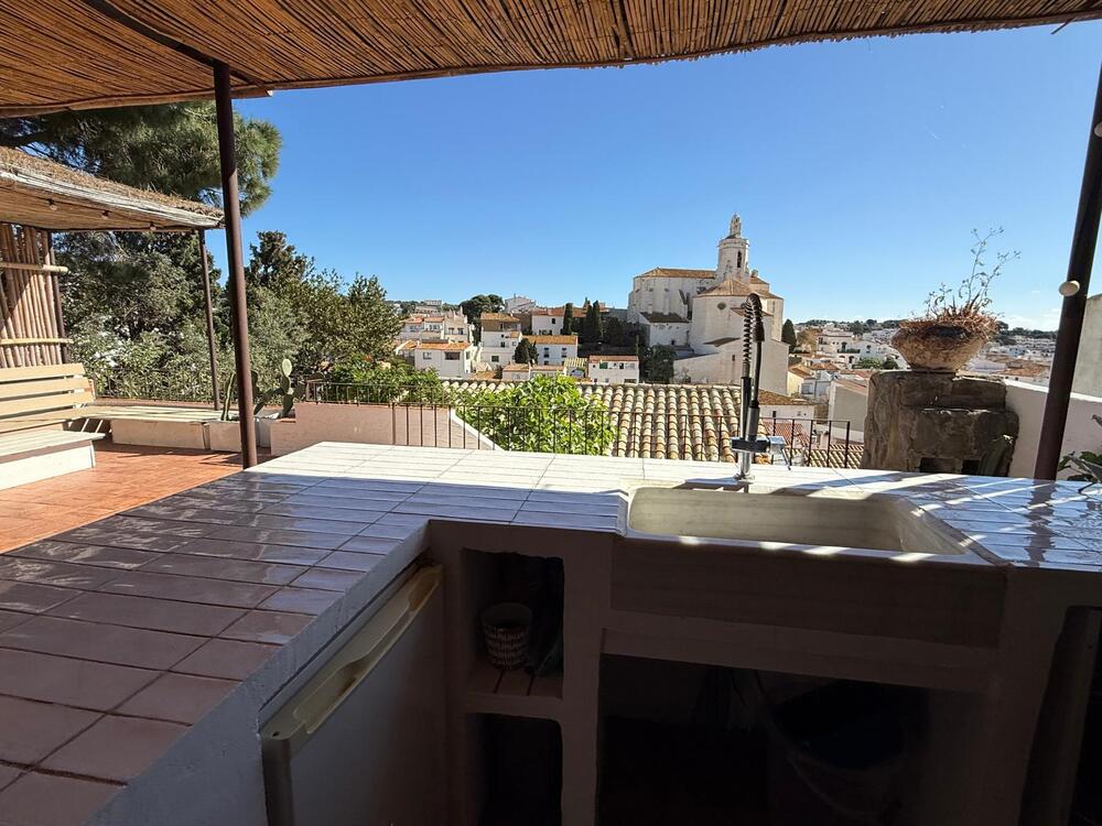102.22 SOLITARI Bonica casa de poble amb espectaculars vistes per a 10 persones Maison de village SOLITARI Cadaqués