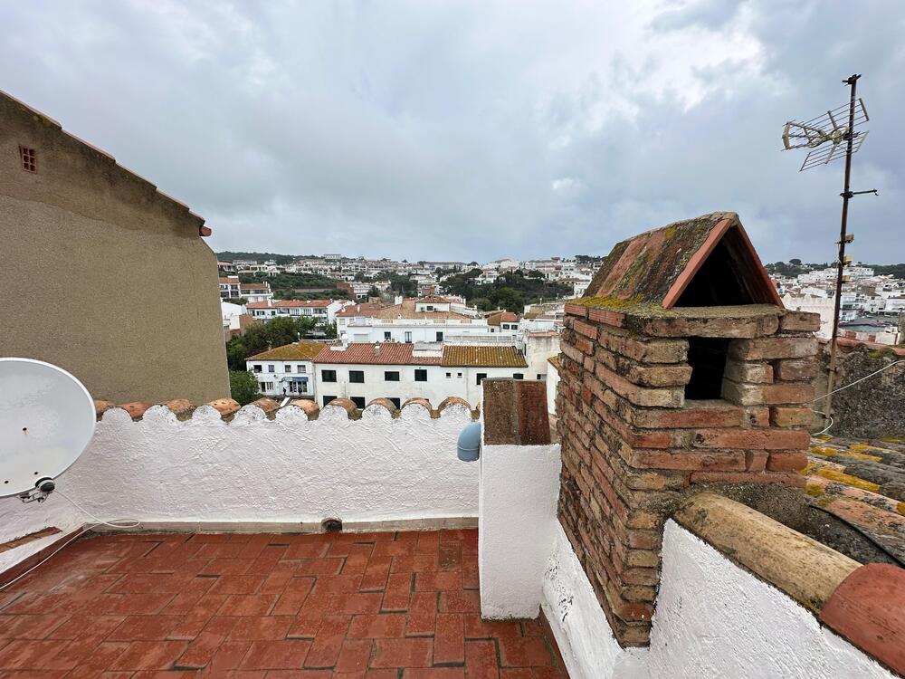 CASA BELLAIRE CASA DE POBLE AMB LOCAL COMERCIAL Village house  Cadaqués