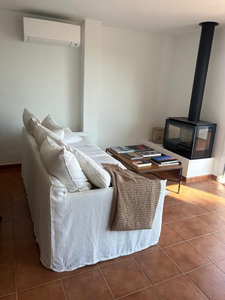 101.78 ES TROP Allotjament compartit a zona tranquil·la de 3 habitacions i vistes a un minut de la platja de s'Arenella Apartment CAIALS Cadaqués